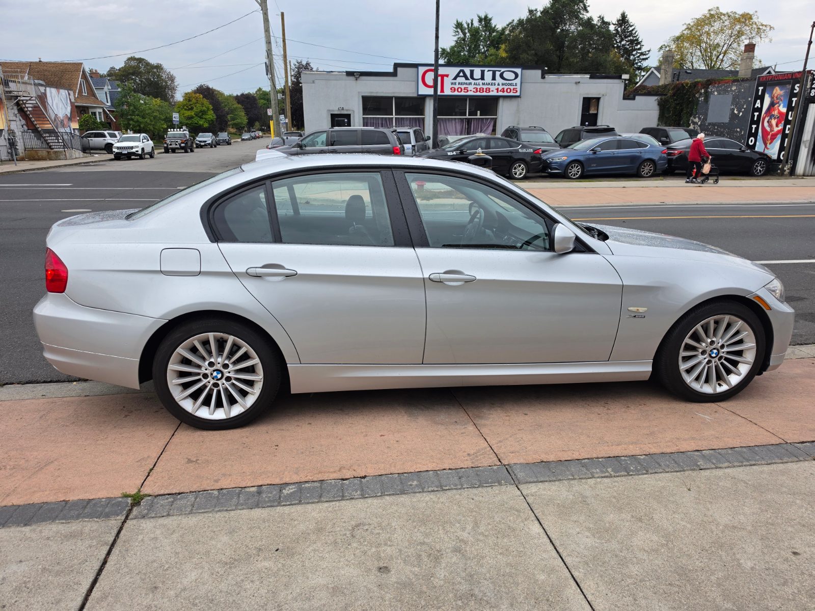 2010 BMW 3 Series photo 8