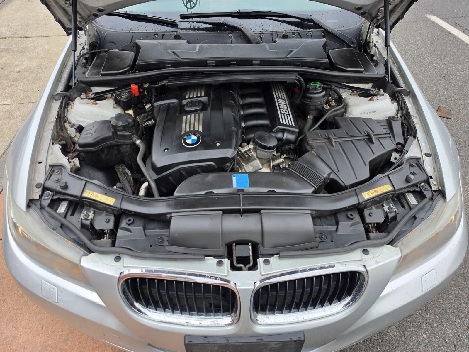 2010 BMW 3 Series photo 19