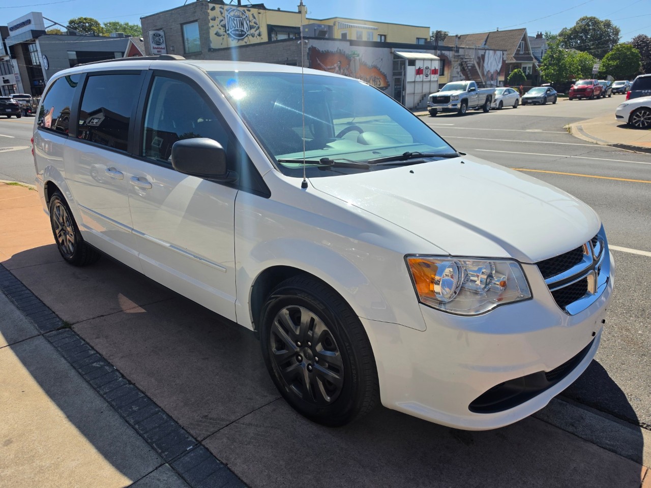2017 Dodge Grand Caravan photo 1