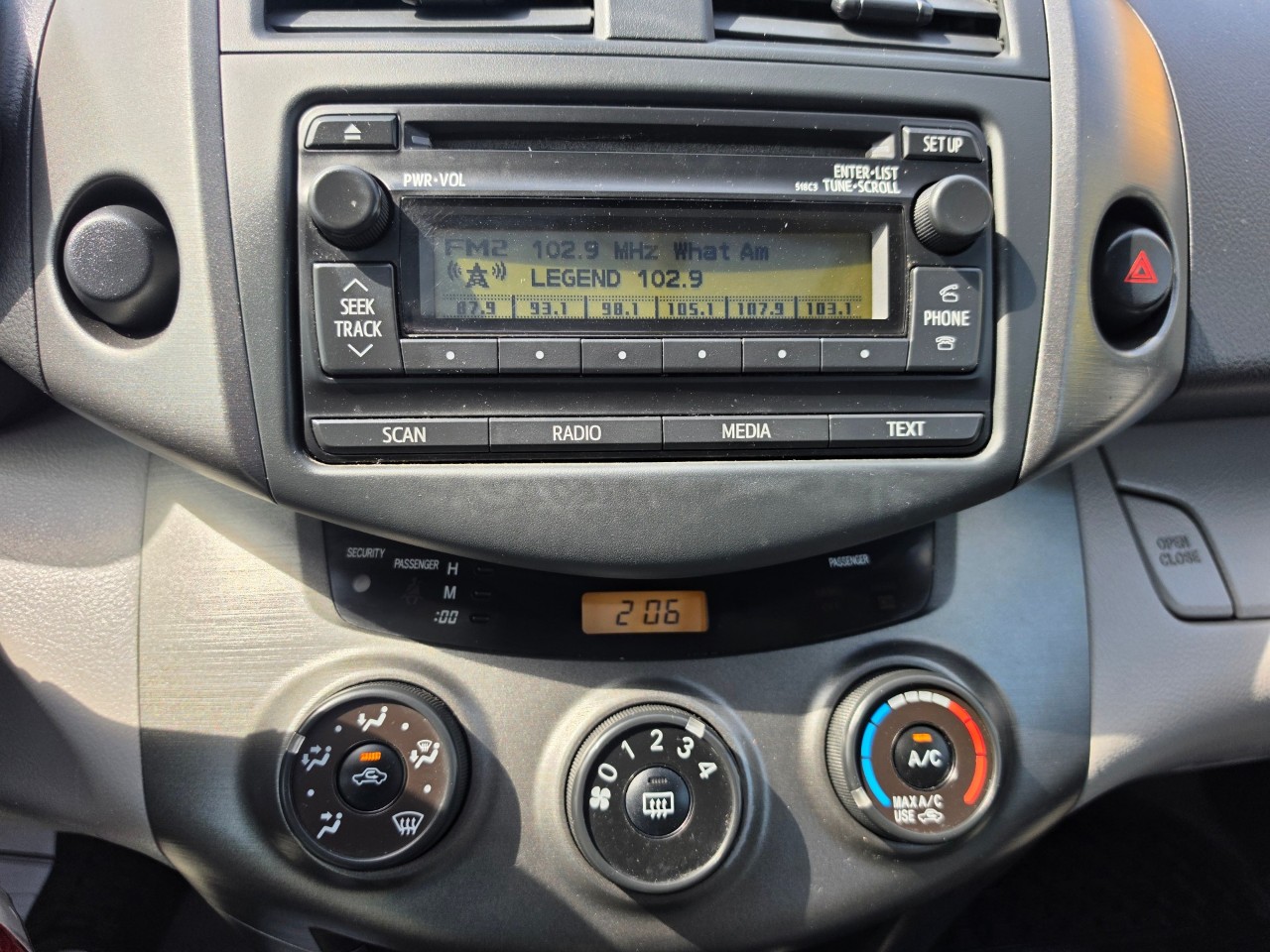 2012 Toyota RAV4 photo 17
