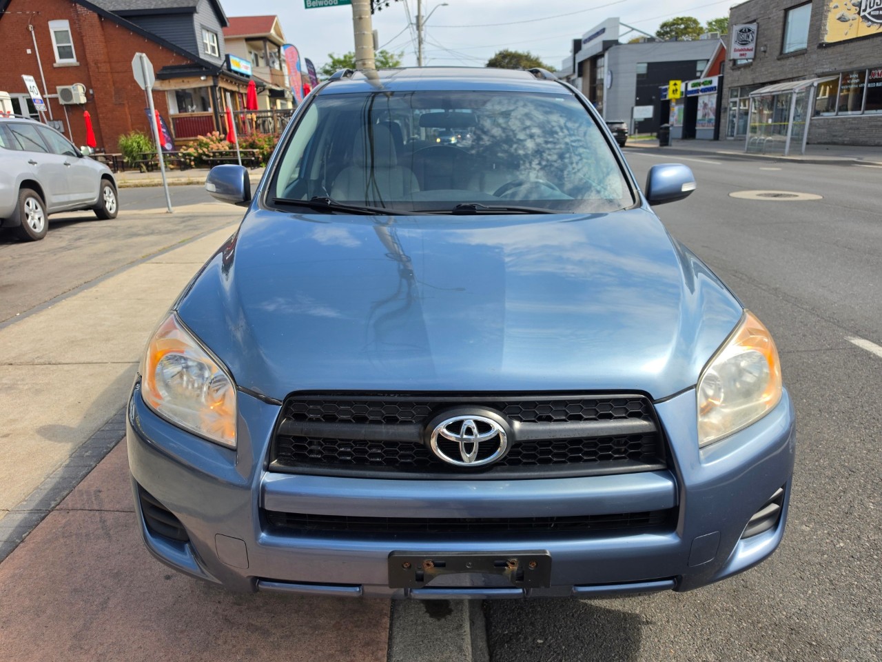 2012 Toyota RAV4 photo 2