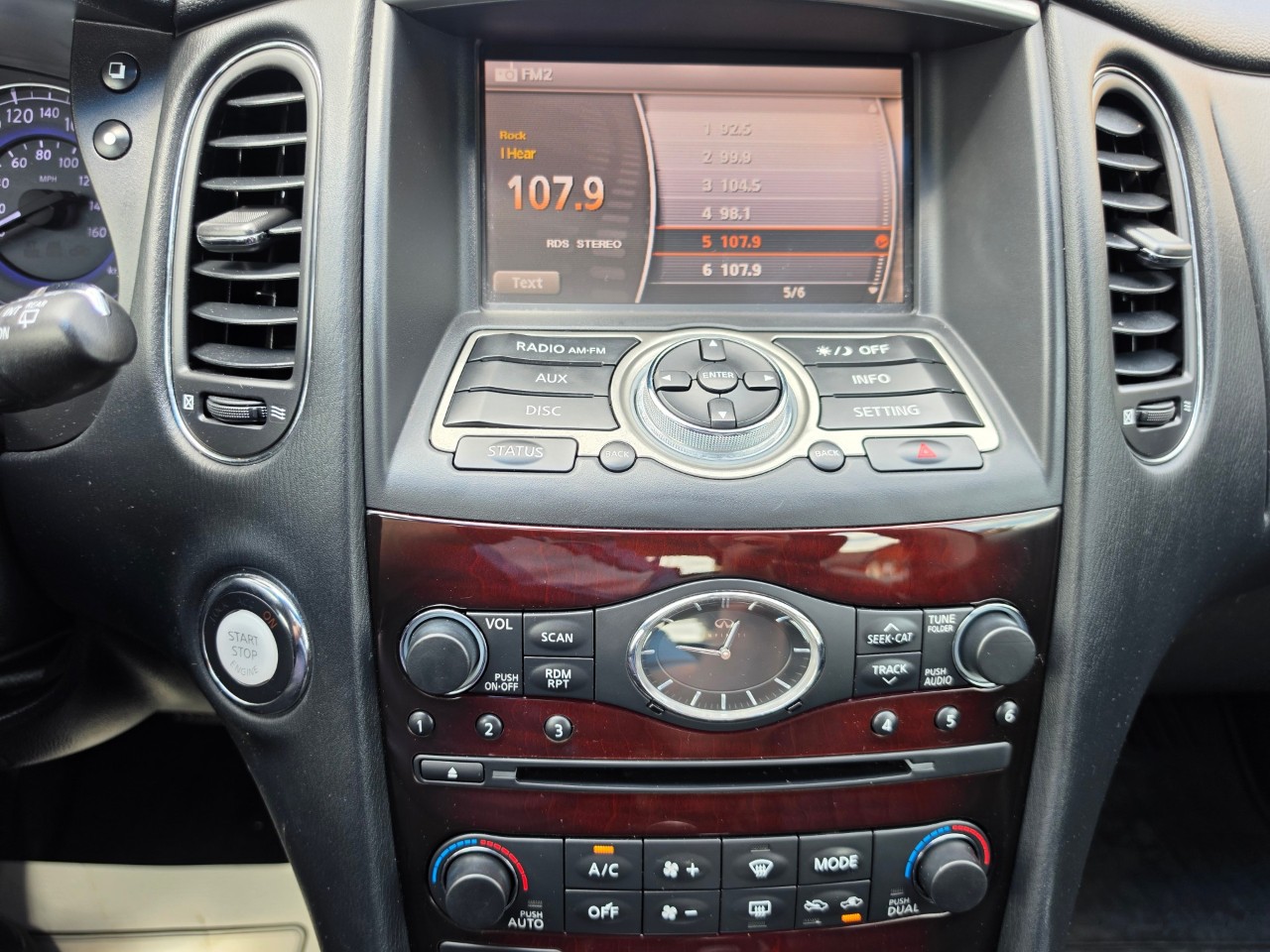 2014 INFINITI QX50 photo 16